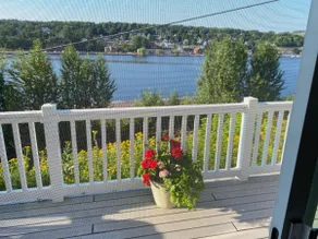 Modern 1 bedroom loft with view of Portage Lake - Image 4