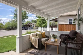 Cozy & Charming Craftsman | Prime Location | 4BD - Image 4