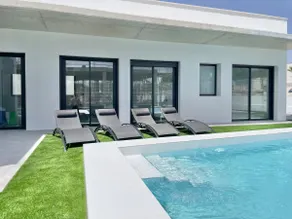 Private pool / 5 bedrooms / 4 baths - Image 2