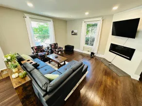 Spacious Modern House in Dwntwn Delaware! - Image 2