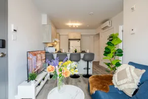 Modern 3BR in Griffintown - Image 2