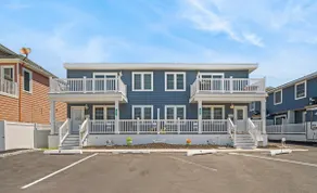Cozy Condo by the Sea - Modern * Parking * Porch - Image 2