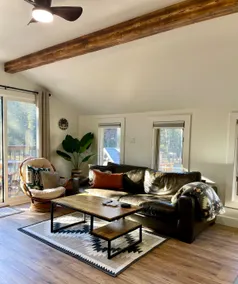 Llama Lookout Suite with hot tub at Basecamp Ranch - Image 2