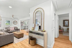 Upscale Cottage - Image 3
