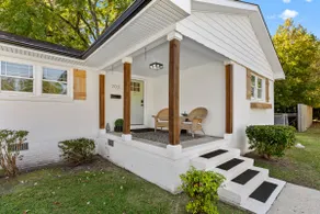 Upscale Cottage - Image 2