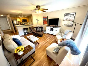 Lodge on Hartwell 3 BR/3Ba -1 Mile to Clemson Univ - Image 3