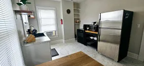 Entire Upper Level 2 BDRM Duplex - Image 4