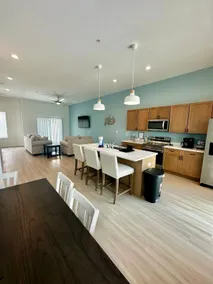 Gina’s Square Beach Homes Unit B - Image 3