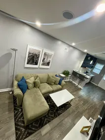 Stylish Modern 3BR/3BA House(12mins from downtown) - Image 2