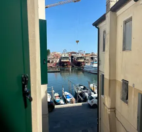 Glimpse of the lagoon - Historic center - Image 3