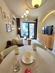 Beach House Flamingo - Image 4