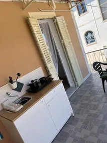 Room N1 with Private Bathroom and Kitchen 50m from the Sea - Image 3