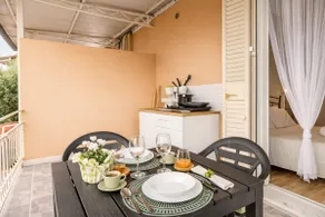Room N1 with Private Bathroom and Kitchen 50m from the Sea - Image 5
