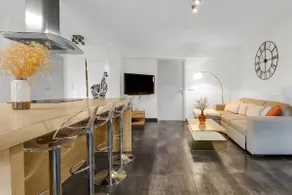 Bright Design Apt • Terrace • Prvt Parking • WiFi - Image 4