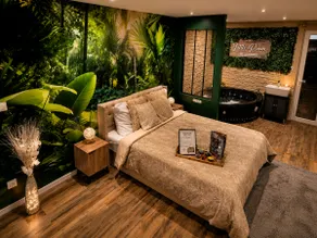 Cozy studio with spa – Little Room Vendôme - Image 3