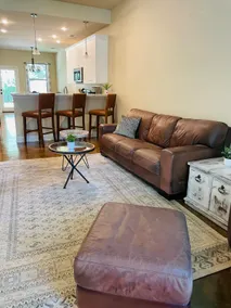 Jazzy Akers- Central Location - Image 4