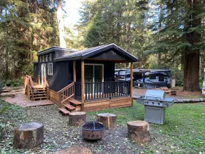 The Black Bear Cabin - Image 2