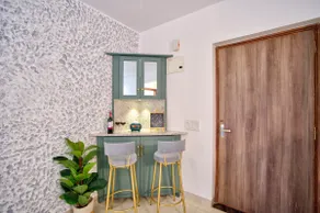 The Green House - New luxury 1BHK with Pool View - Image 5