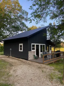 Cozy Peninsula Lake Outpost - Image 5