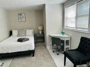 Waukegan Apartment - Pool Table 5 mi to Naval Base - Image 2