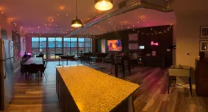 Midtown's Coolest Penthouse Apt—Free Parking! - Image 4