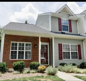 Cozy & Spacious home in GSO,NC - Image 4