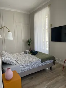 Hyper Center Cozy Parisian Studio New! - Image 3
