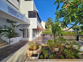 Generous and modern flat next to Las Vistas Beach - Image 4