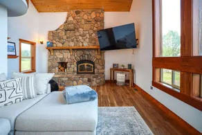 NEW Pet Friendly Rental! - Image 3