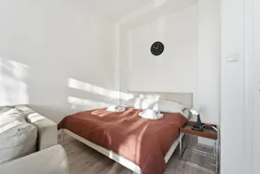 Apartment| 2 bedrooms| raised ground floor - Image 5