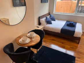 Stylish Studio in Central Luton - Image 4