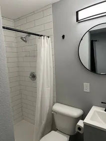Small but Clean Studio Apt - Image 3