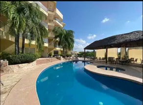 1A condo with a pool in the marina - Image 4