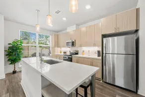 Luxury 2BR/2BA W.Midtown New Building Free Parking - Image 2