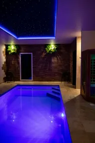 Natur Apartment: Pool and Hot Tub - Image 2