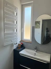 100% air-conditioned apartment with 160 cm bed, quiet & comfortable - Image 4