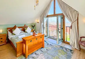 Private Lodge with Spa and Sauna - Image 2