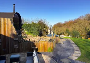 Private Lodge with Spa and Sauna - Image 3