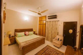 Elegant Entire 4BR House in G-9 Islamabad - Image 4