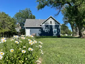 Little Blue Cottage - Image 2