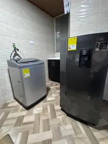 10 min to airport 2 bathrooms ideal for stopovers - Image 3