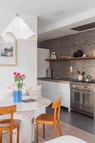 Local Tulip City Apartment 18 mins from Amsterdam - Image 2