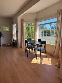 Bright One Bedroom, Private Entrance - Image 4