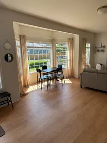 Bright One Bedroom, Private Entrance - Image 3