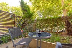 Studio with parking and terrace near Paris - Image 2