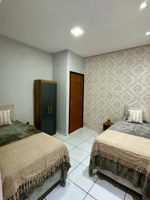 Fully equipped house, ample parking, and private - Image 4