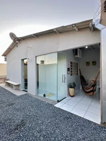 Fully equipped house, ample parking, and private - Image 5