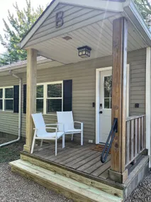 Lake Breeze Cottage Walk to GOTL Strip 1 King 2 Qn - Image 2