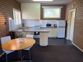 One Bedroom Apartment- Parkview Motor Inn - Image 5