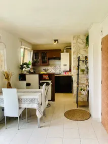 Quiet courtyard studio - terrace & private parking - Image 3